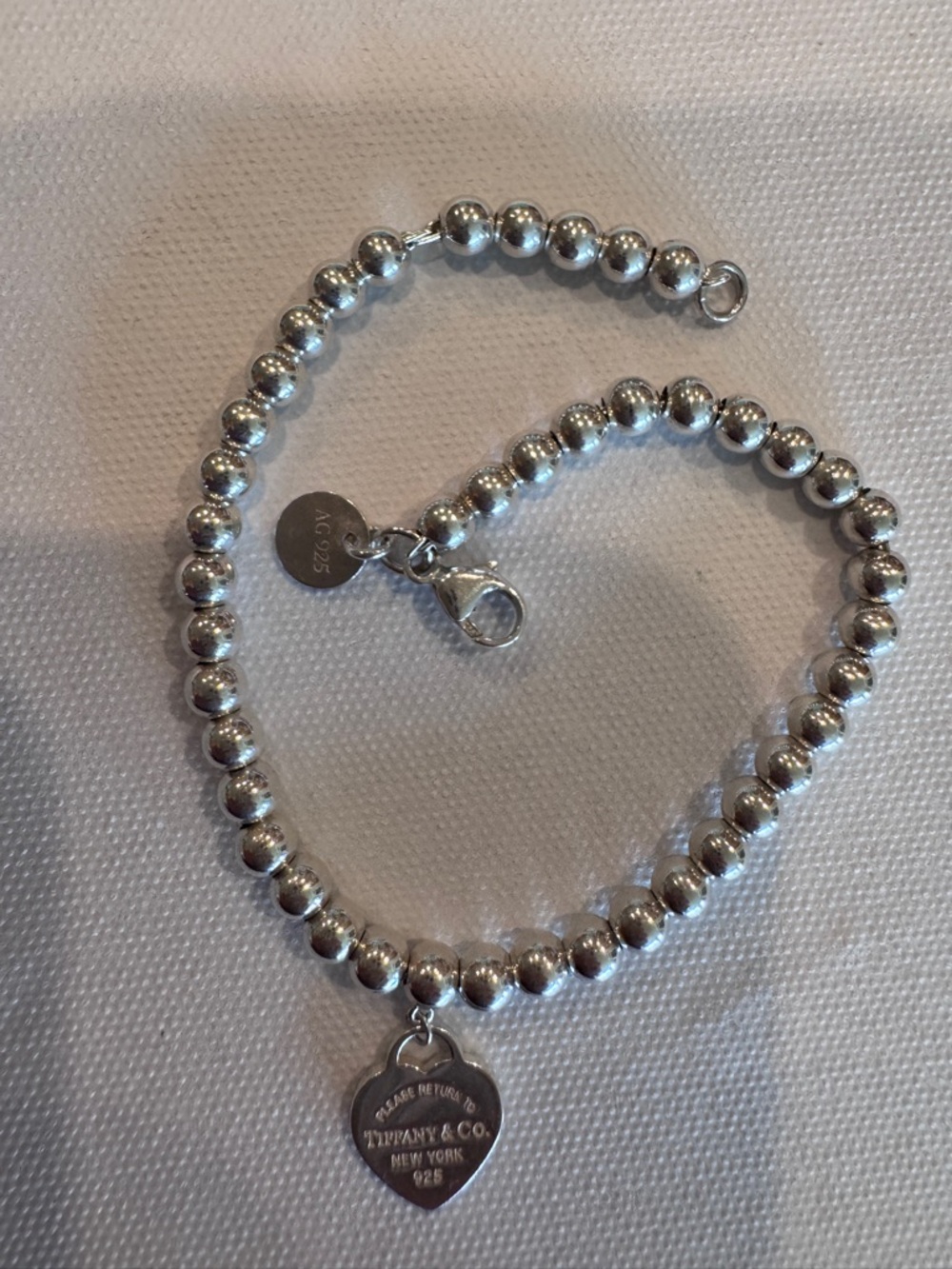 Return to Tiffany-Tiffany Blue Heart Tag Bead Bracelet, Silver 4mm - Picture 2 of 9